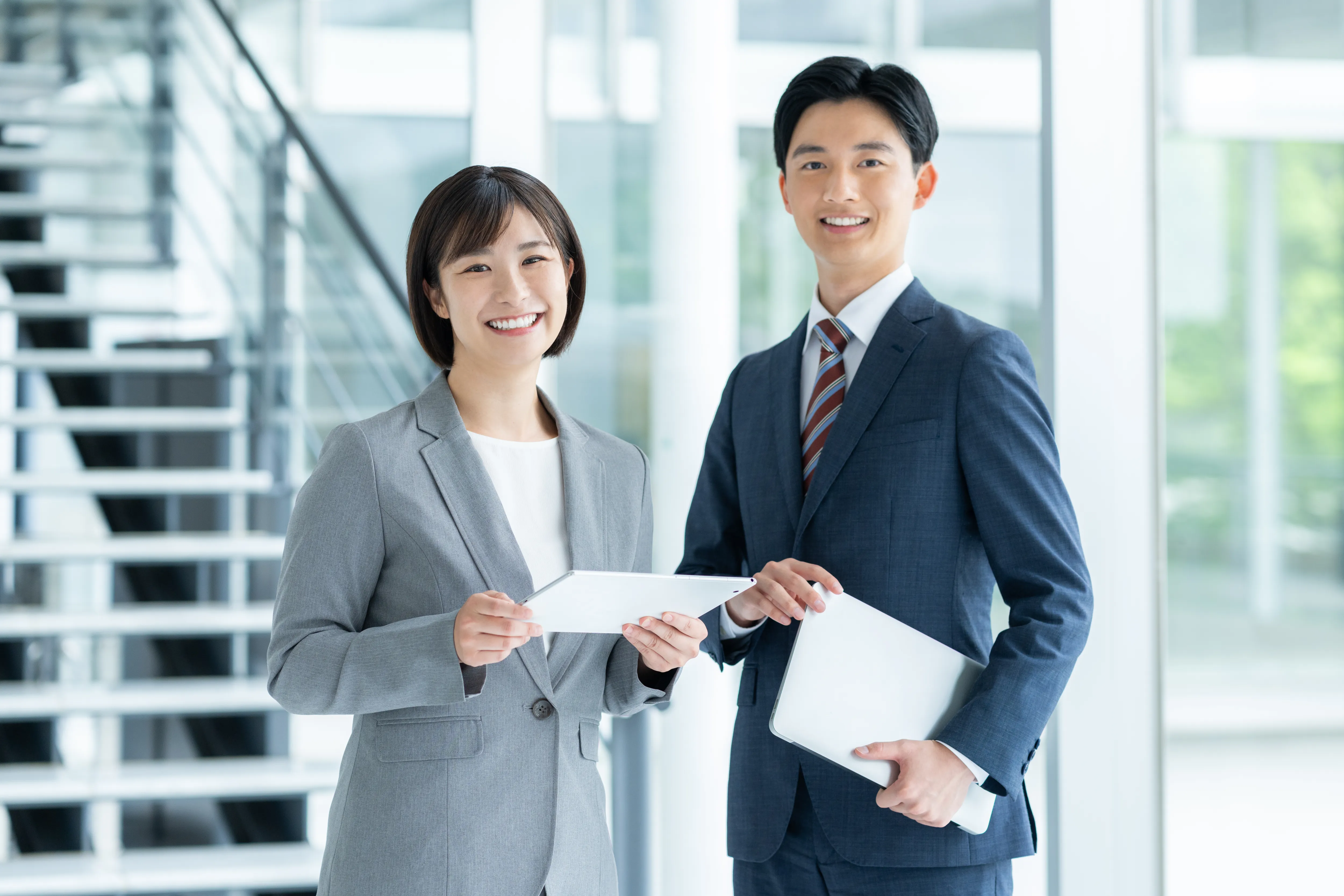 みんなで談笑している